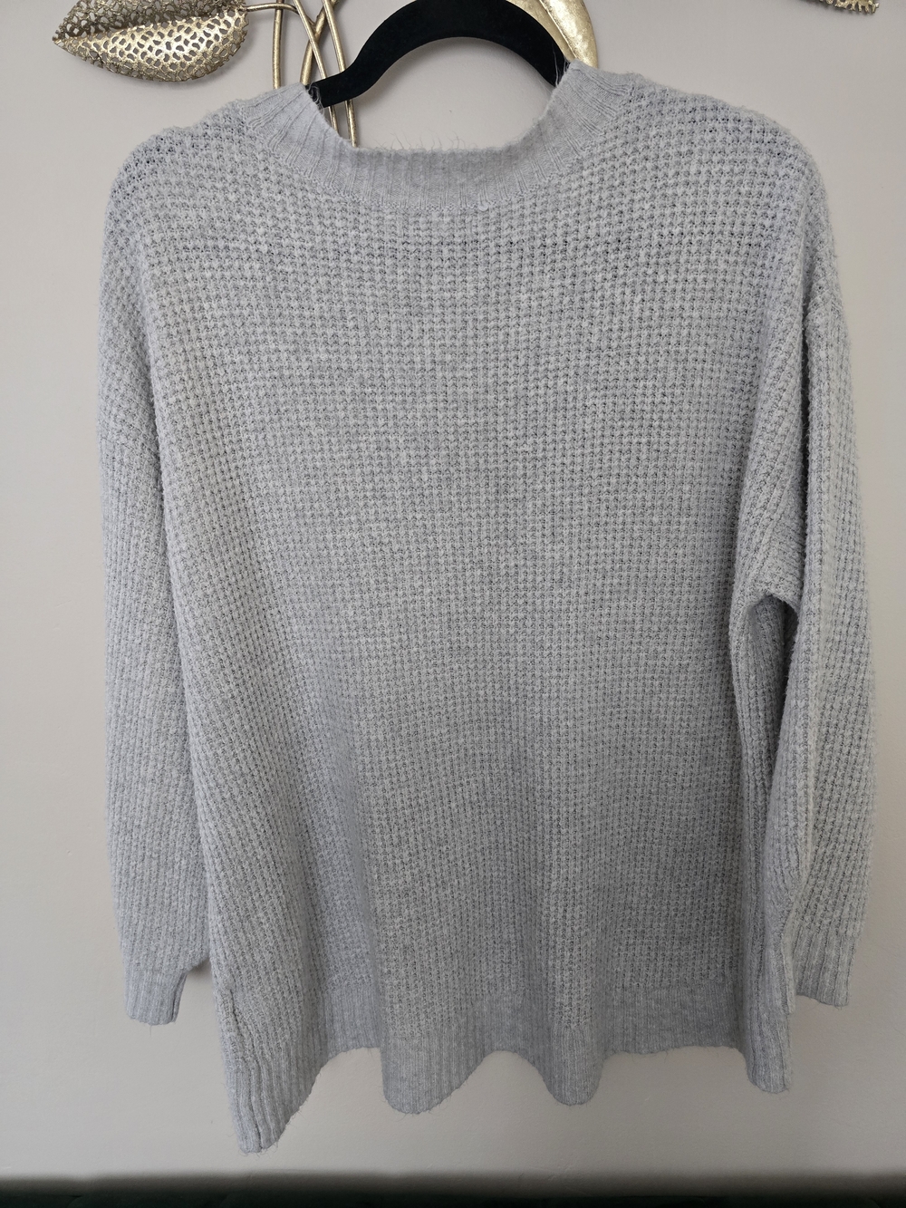 American Eagle Outfitters Light Gray V-Neck Waffle Knit Sweater Oversized M - Picture 5 of 9